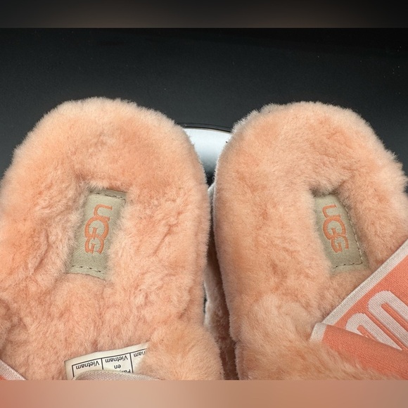 UGG Soft Coral Fluffy Slippers - Picture 12 of 12